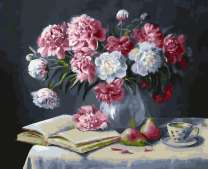 Букет пион, груши, книга и чай