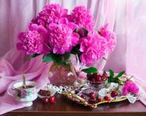 Пионы, вишенки и чай