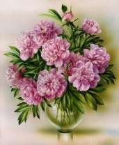 Букет розовых пионов в круглой вазе