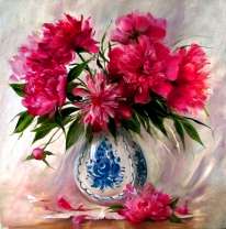 Белая ваза с красными пионами