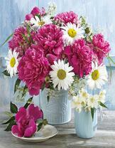 Букет пионов с ромашками и чашечка с жасмином