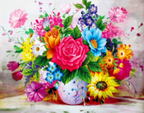 Нежная ваза с букетом красочных цветов