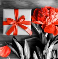 Пион и подарок