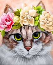 Кошечка в венке из пионов