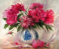 Букет пионов в расписной вазе