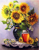 Баночка меда и букет подсолнухов с ромашками